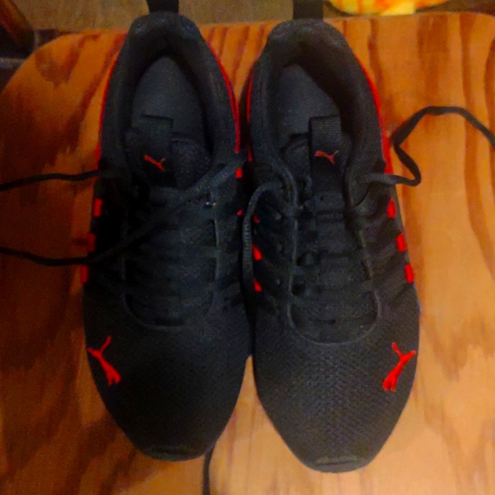 Boys Puma sneakers size 4